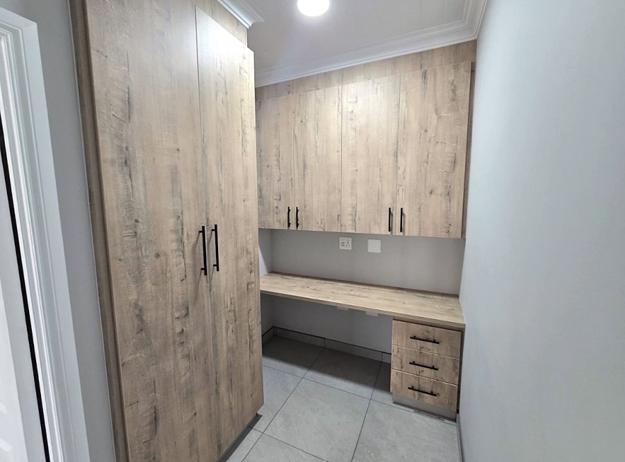 3 Bedroom Property for Sale in Fraaiuitsig Western Cape